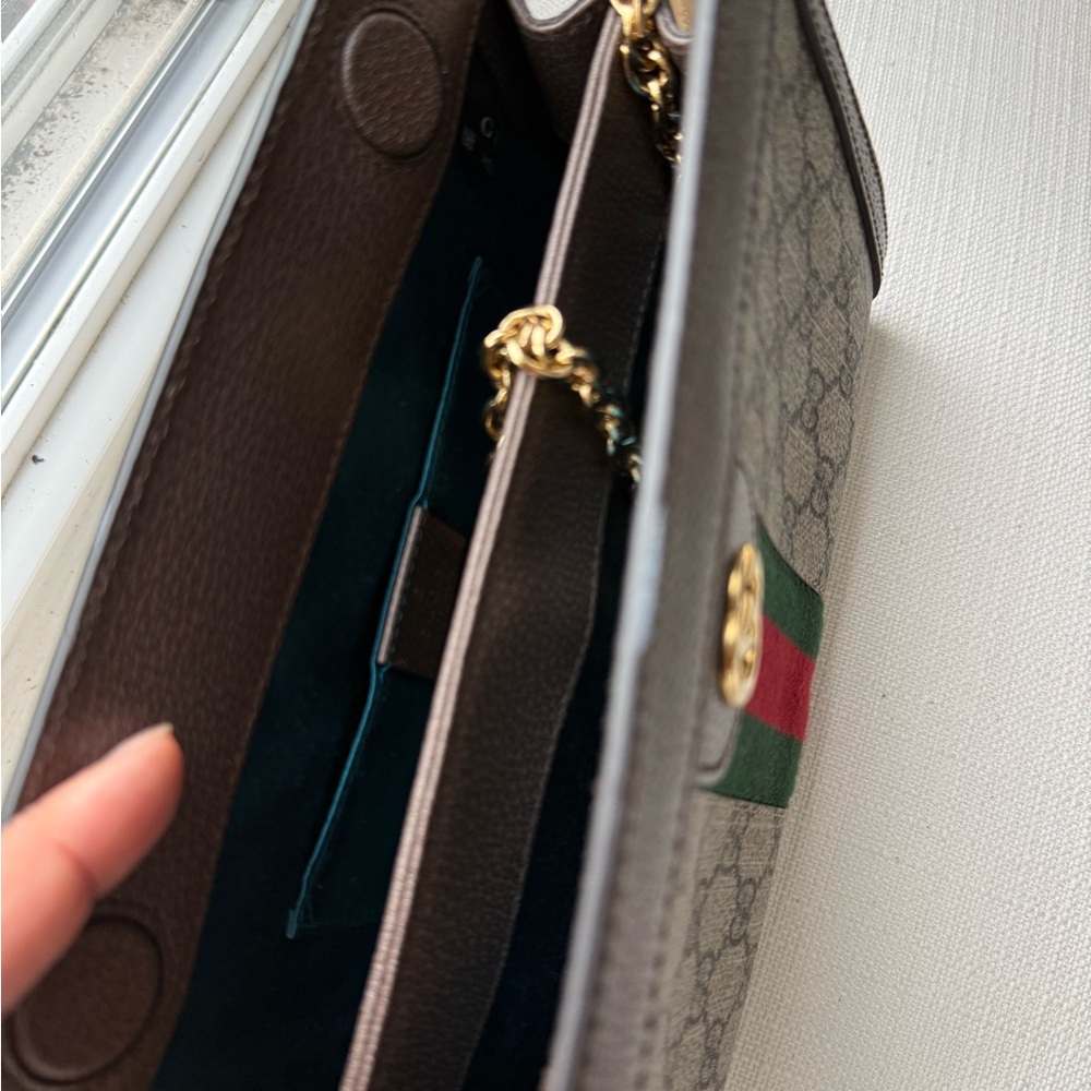 Authentic Gucci Beige GG Monogram Crossbody with Green and Red Web Stripe - Picture 3 of 10